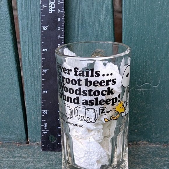 Vtg Snoopy Woodstock Root Beer Glass Mug Peanuts 1965 5.75" Tall Thick Glass - Picture 3 of 6